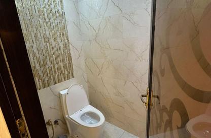 Apartment - 2 Bedrooms - 3 Bathrooms for rent in Al Khan - Sharjah
