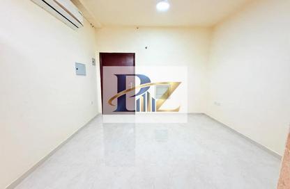Apartment - Studio - 1 for rent in Muwailih Building - Muwaileh - Sharjah