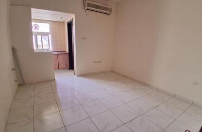 Apartment - Studio - 1 for rent in Muwailih Building - Muwaileh - Sharjah