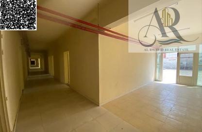 سكن عمال - استوديو - 7+ للايجار في بناء المزون 1 - المنطقة الصناعية رقم 6 - المنطقة الصناعية بالشارقة - الشارقة