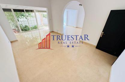 Villa - 4 Bedrooms - 4 Bathrooms for rent in Jumeirah 1 Villas - Jumeirah 1 - Jumeirah - Dubai