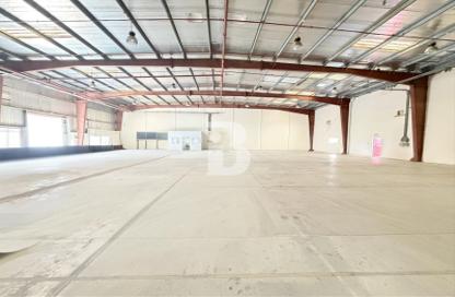 Warehouse - Studio for rent in Phase 2 - Dubai Investment Park (DIP) - Dubai