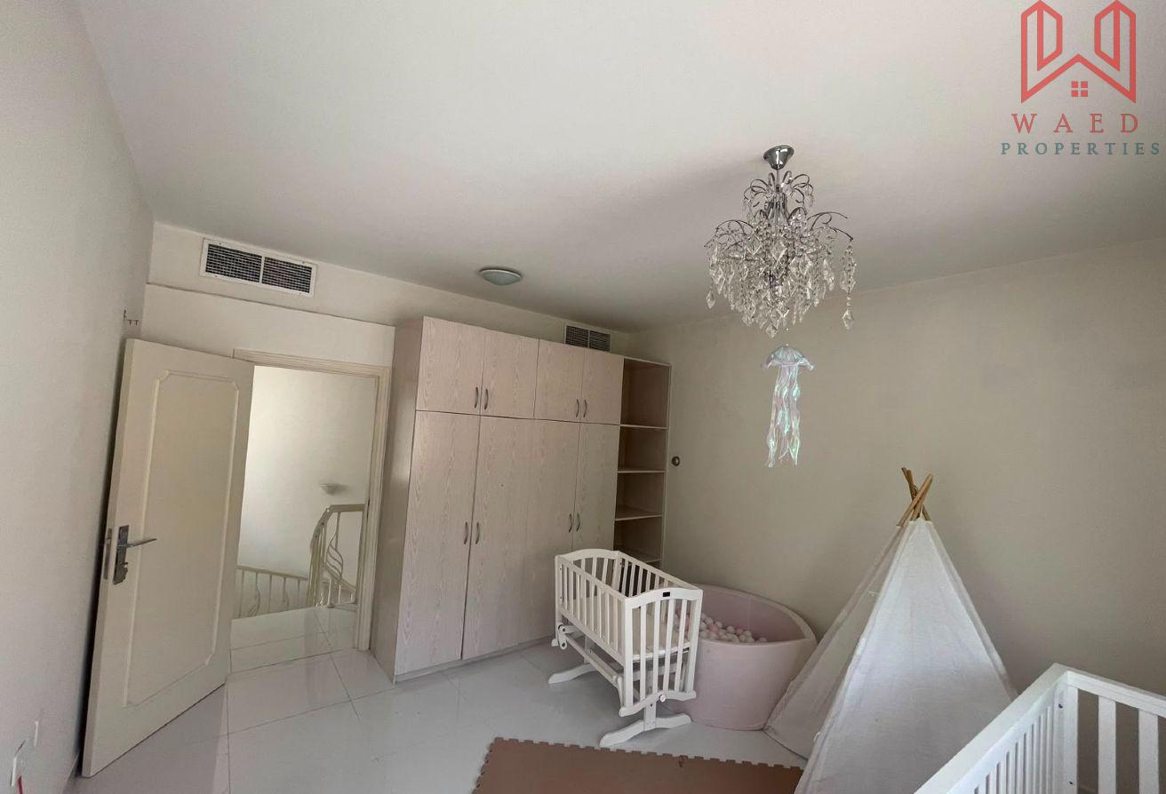 Charming 4BR Villa | Private Garden|Prime Location photo 4