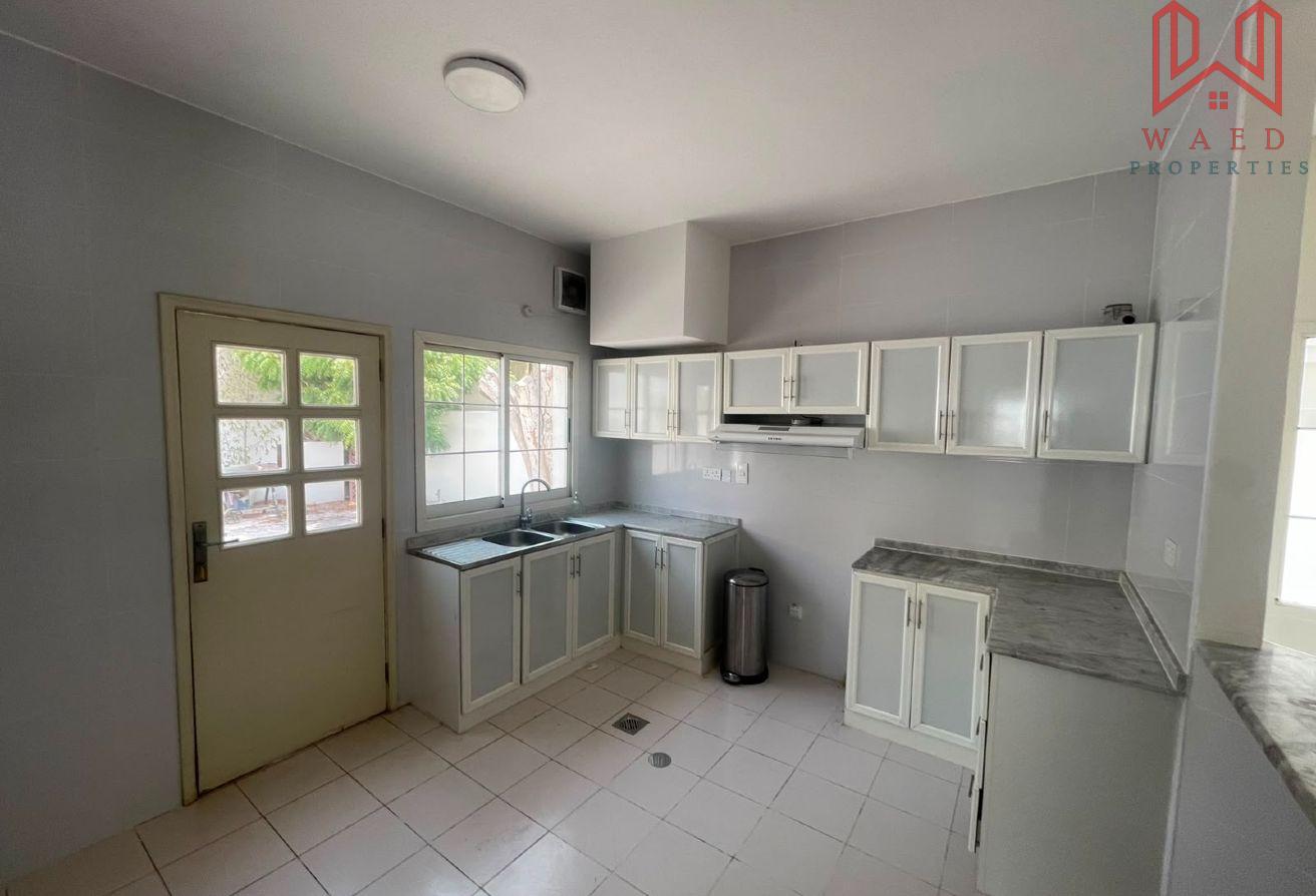 Charming 4BR Villa | Private Garden|Prime Location photo 9