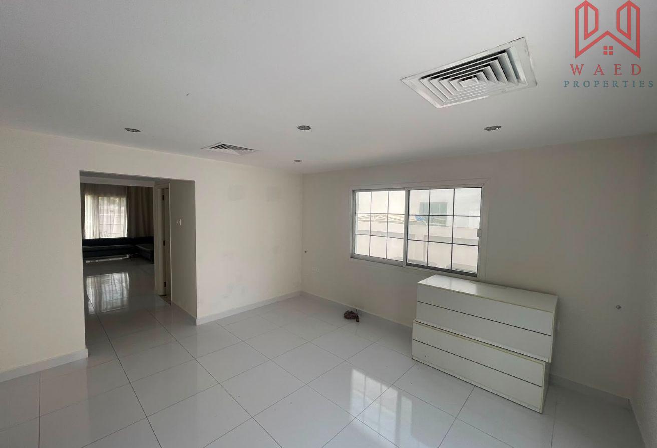 Charming 4BR Villa | Private Garden|Prime Location photo 8