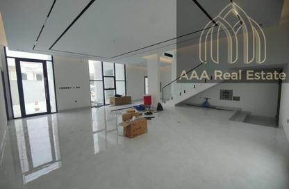 Villa - 4 - 6 for rent in Al Aweer 1 - Al Aweer - Dubai