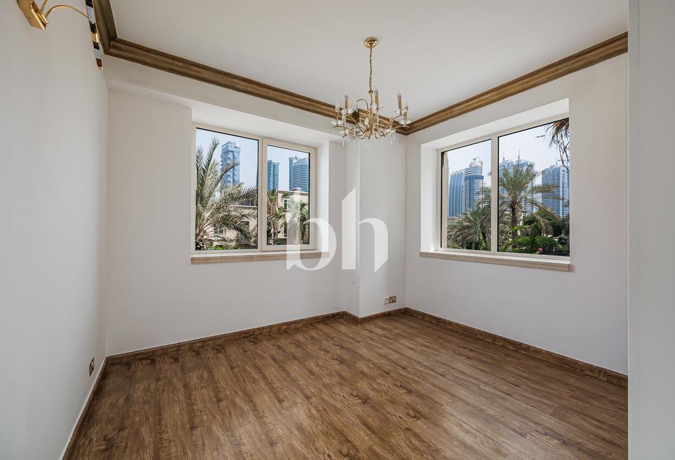 Vacant | Spacious 4BR+Maid | Emaar Community photo 8