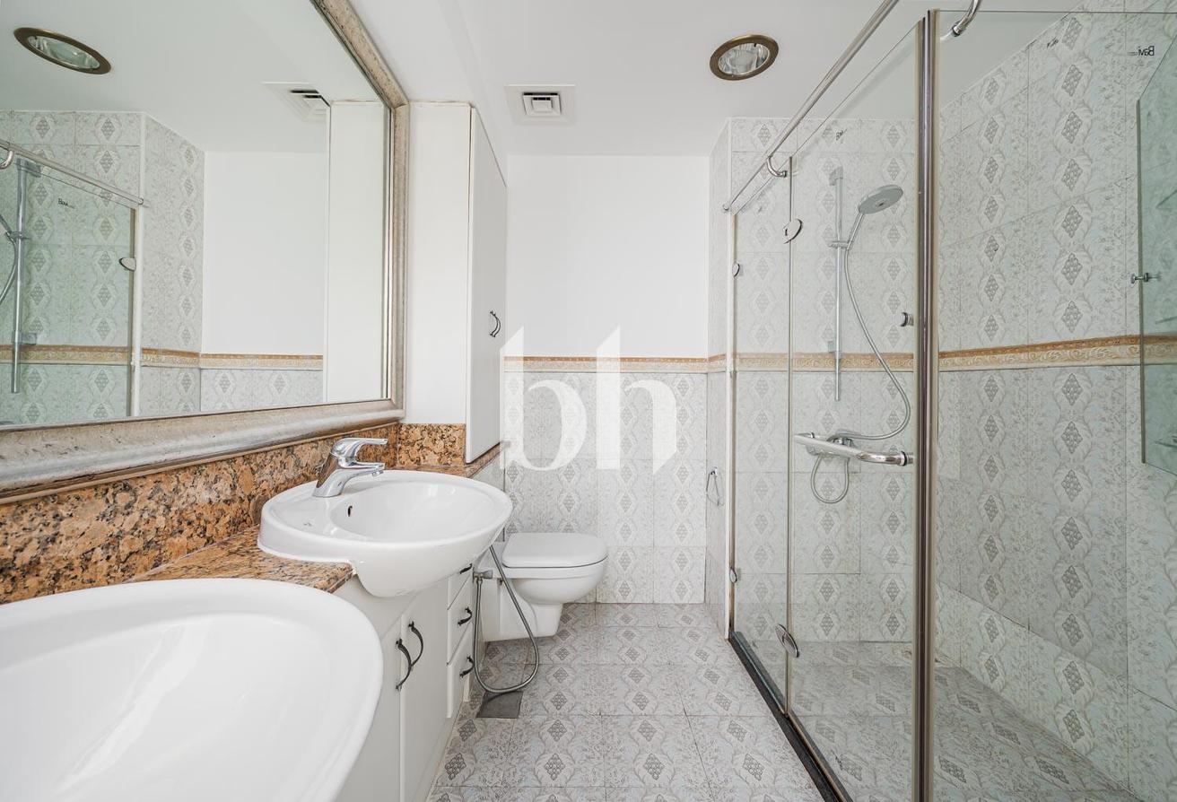 Vacant | Spacious 4BR+Maid | Emaar Community photo 11