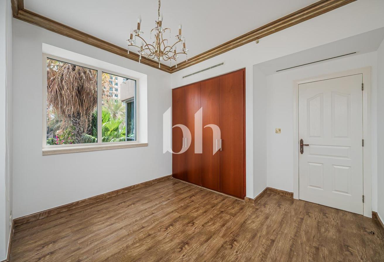Vacant | Spacious 4BR+Maid | Emaar Community photo 9