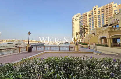 Apartment - 3 Bedrooms - 4 Bathrooms for sale in Marina Residences 4 - Marina Residences - Palm Jumeirah - Dubai