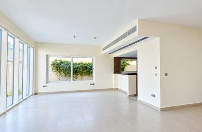 Villa - 4 - 5 for rent in Legacy Nova Villas - District 9 - Jumeirah Park - Dubai Villa - 4 - 5 for rent in Legacy Nova Villas - District 9 - Jumeirah Park - Dubai