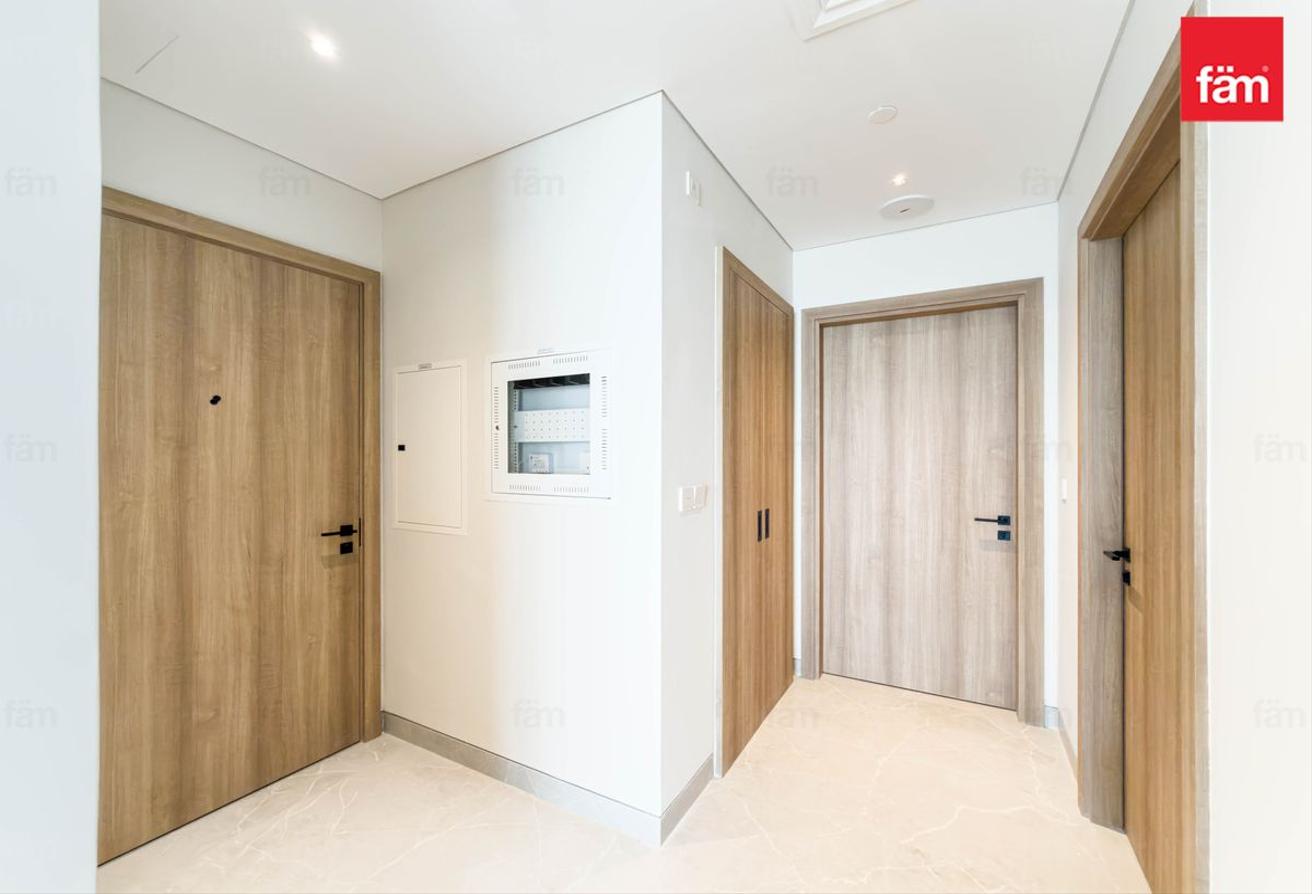 2BR | High Floor | Vacant | Golf Course View photo 8