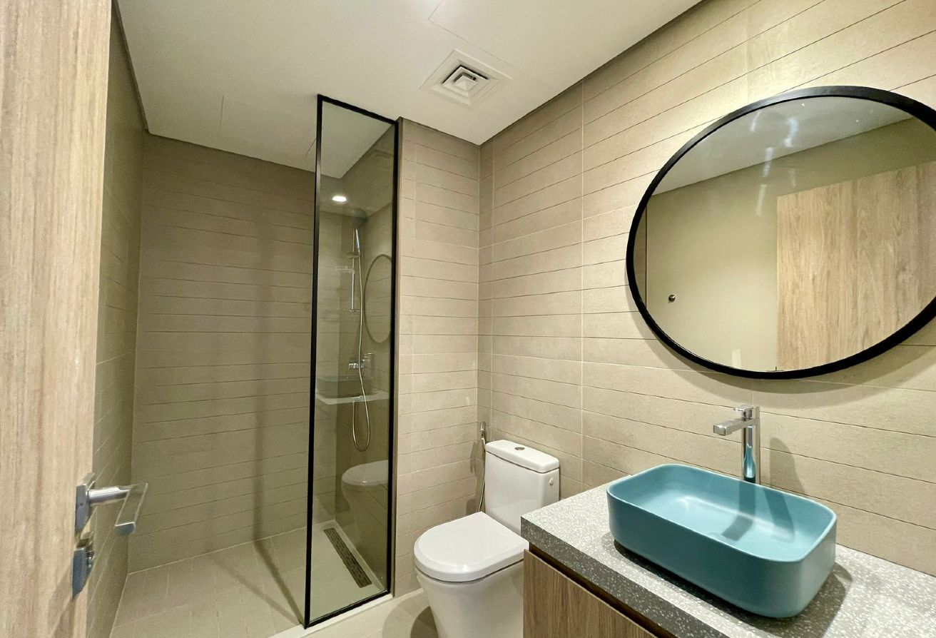 Cozy Apartment |Canal View| Low Rent in Prime Area — image 11
