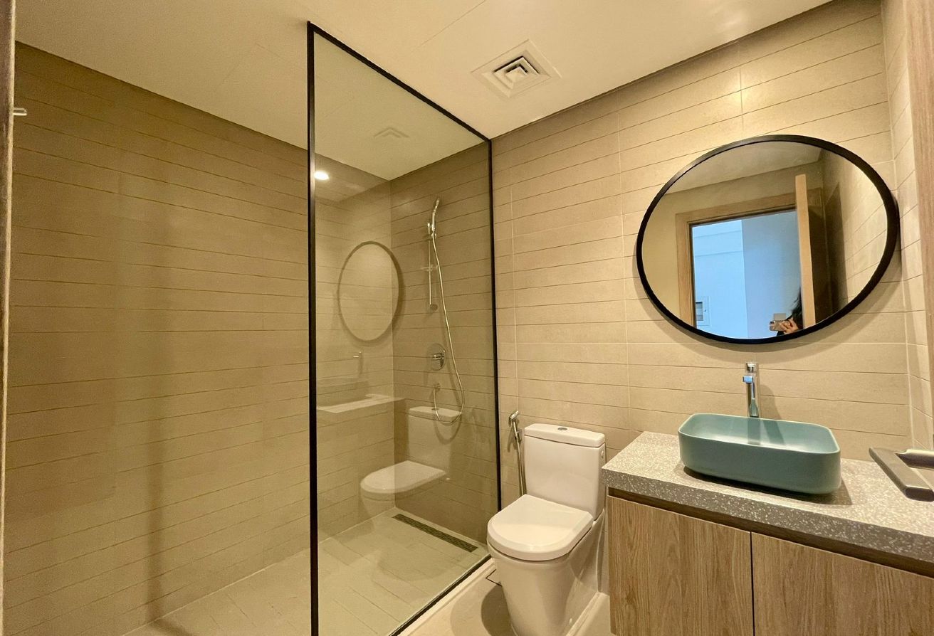 Cozy Apartment |Canal View| Low Rent in Prime Area — image 10