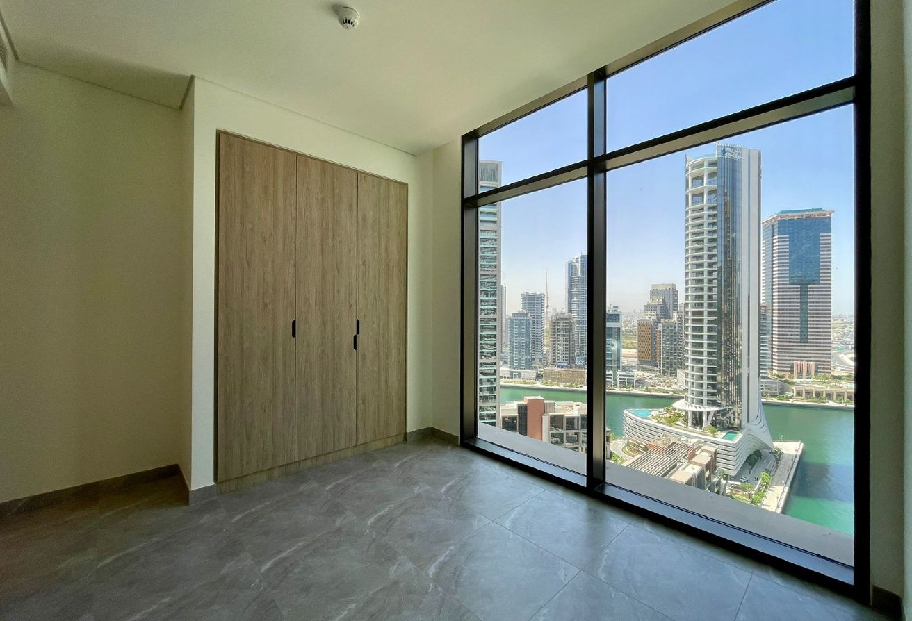 Cozy Apartment |Canal View| Low Rent in Prime Area — image 9