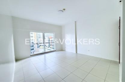 Apartment - Studio - 1 Bathroom for rent in Cascades Tower - Dubai Marina - Dubai