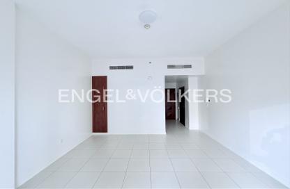 Apartment - Studio - 1 Bathroom for rent in Cascades Tower - Dubai Marina - Dubai