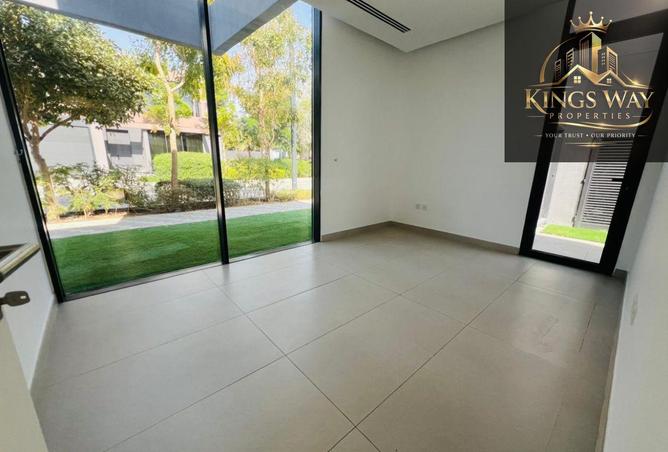 82823827 - Property Image 2