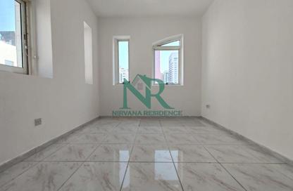 Apartment - 1 - 1 for rent in Hamdan Street - Abu Dhabi