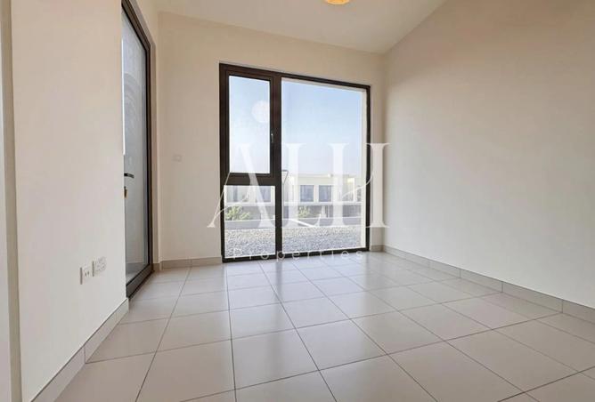 100402284 - Property Image 3