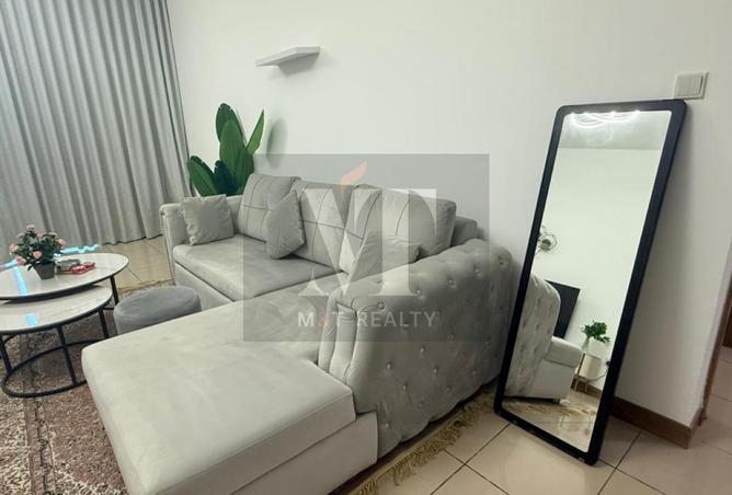 98270812 - Property Image 3