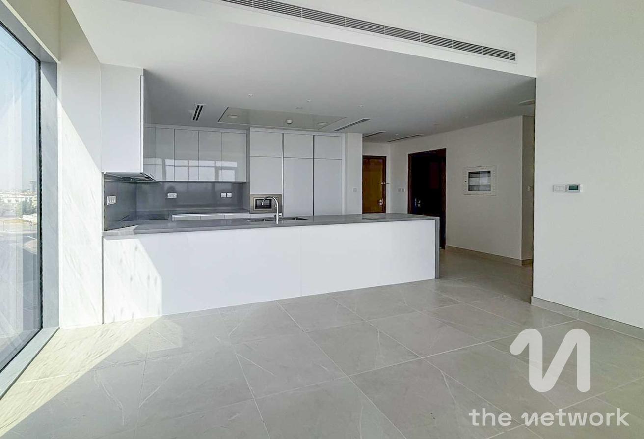 Stunning 3BR Apartment | Canal Views | Plus Maids photo 5