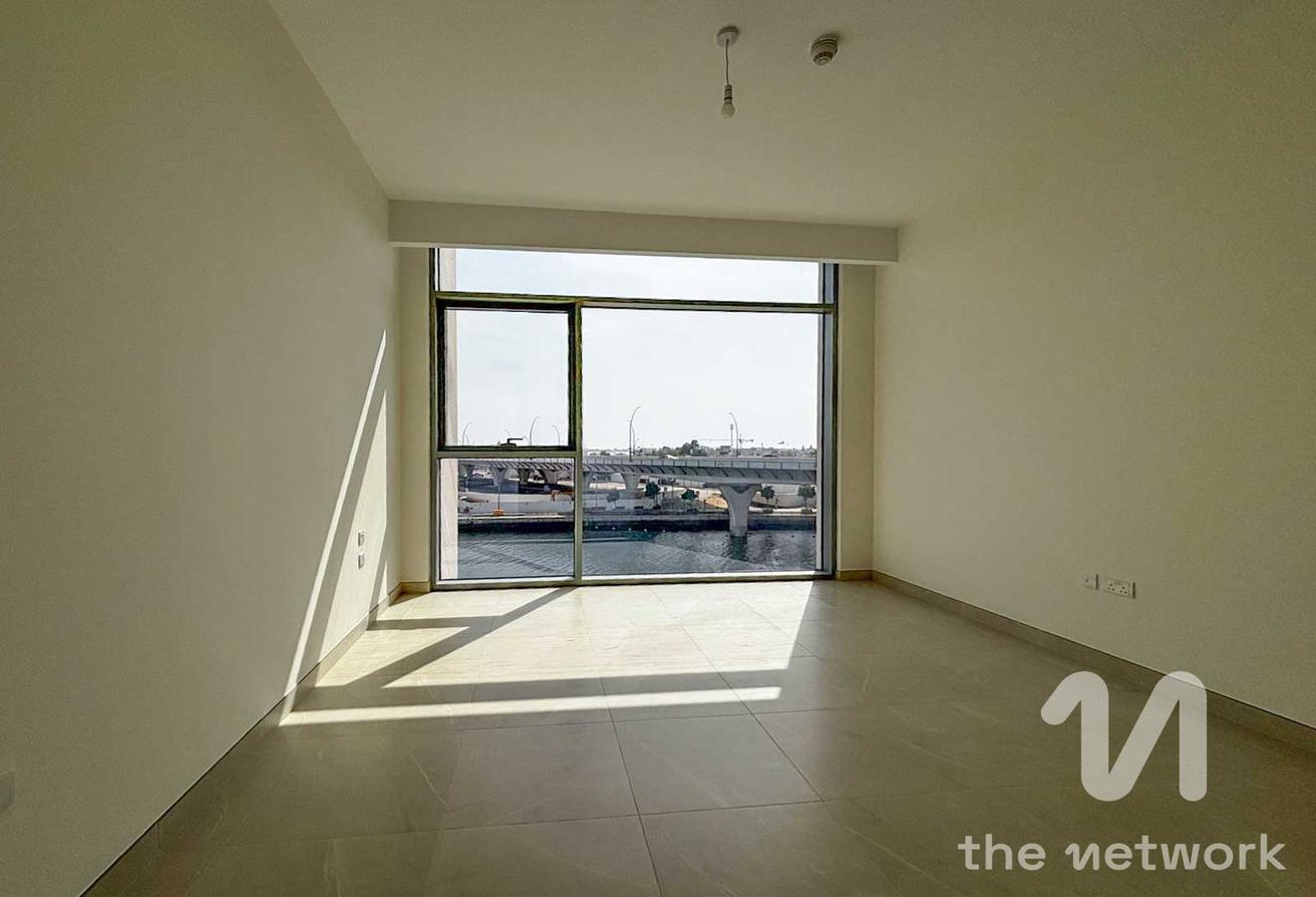 Stunning 3BR Apartment | Canal Views | Plus Maids photo 17