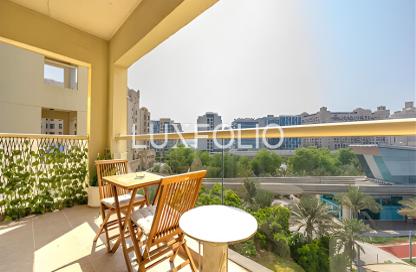 Apartment - 1 Bedroom - 2 Bathrooms for rent in Al Tamr - Shoreline Apartments - Palm Jumeirah - Dubai