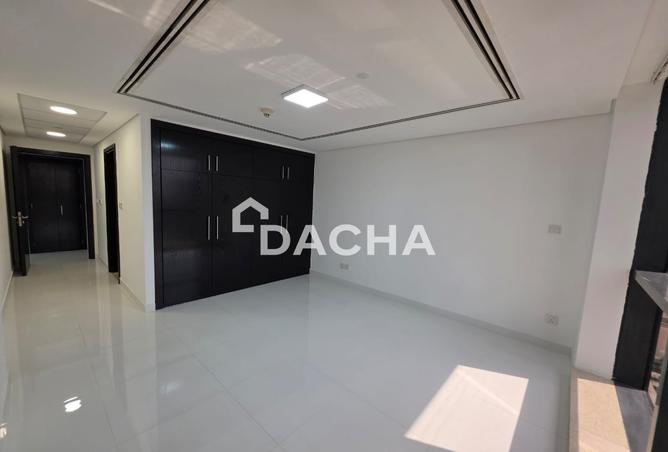 Unfurnished Apt | Big Layout | Near Metro photo 3