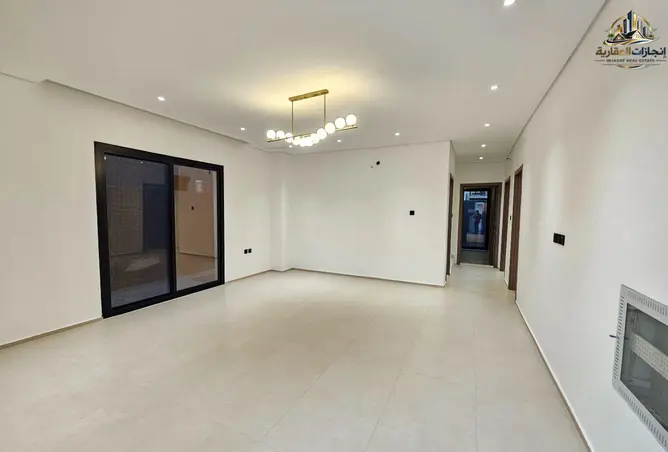 152403796 - Property Image 3