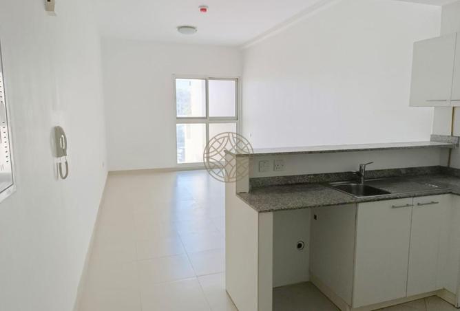 وحدات متعددة متاحة | استوديو اقتصادي | جاهز