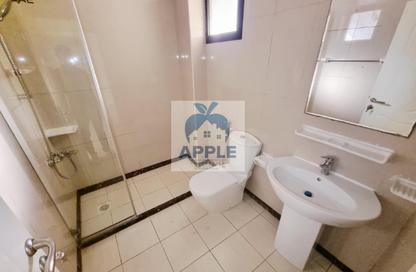 Apartment - 3 Bedrooms - 3 Bathrooms for rent in Muwaileh Commercial - Sharjah