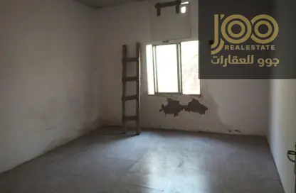 Labor Camp - Studio - 3 Bathrooms for rent in Al Raas 1 - Al Raas - Umm Al Quwain