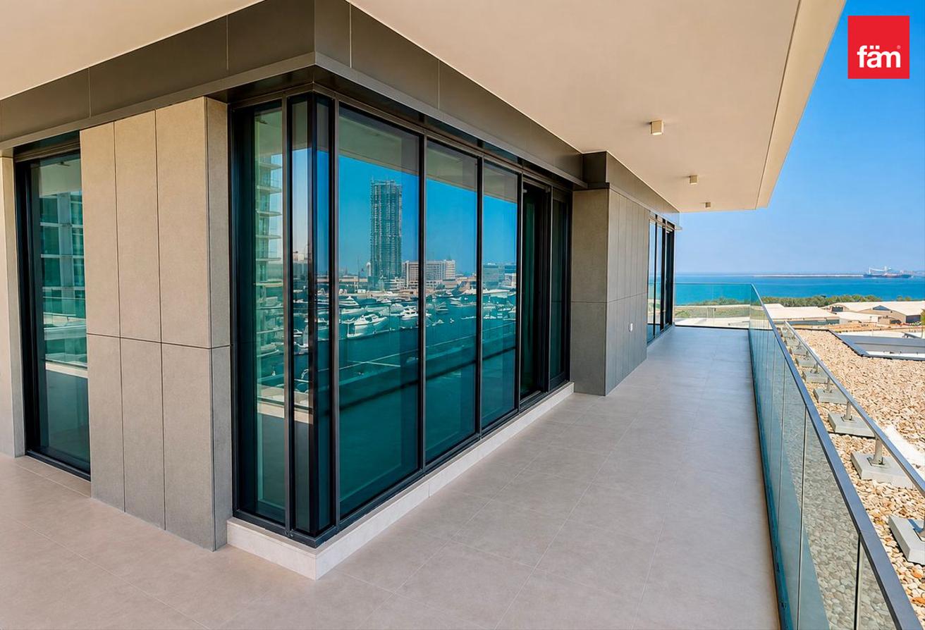 3br | Panoramic Marina Views | Luxury Living photo 6