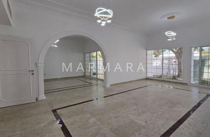 Villa - 5 Bedrooms - 4 Bathrooms for rent in Umm Suqeim 1 Villas - Umm Suqeim 1 - Umm Suqeim - Dubai Villa - 5 Bedrooms - 4 Bathrooms for rent in Umm Suqeim 1 Villas - Umm Suqeim 1 - Umm Suqeim - Dubai