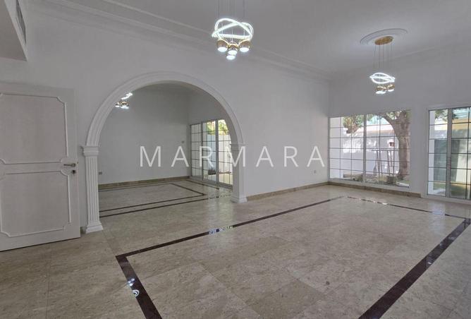 101258220 - Property Image 2