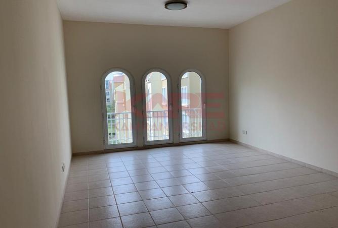 LARGE 1 BEDROOM NEXT TO METRO