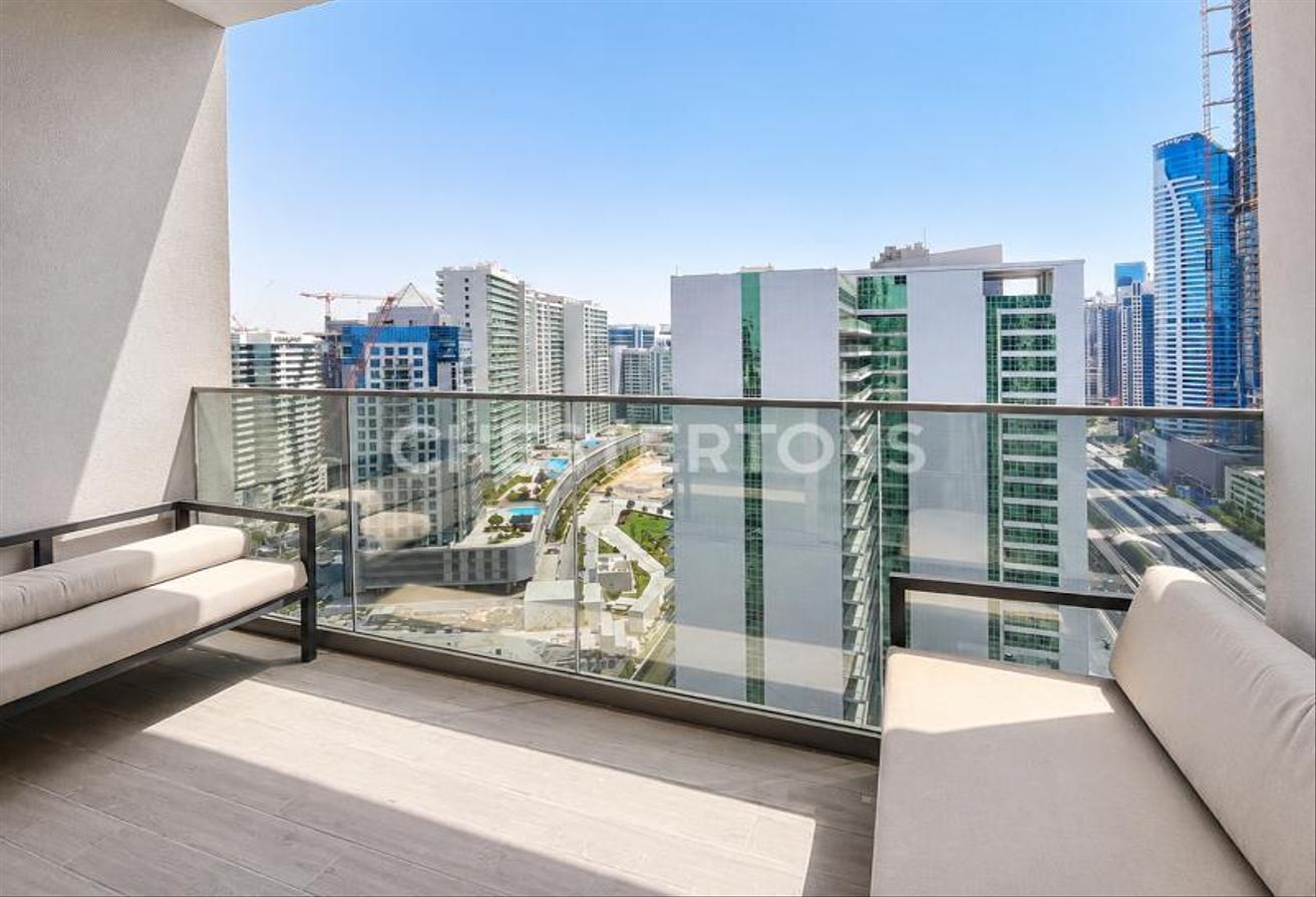 Luxury Living | Fully Furnished | Prime Location photo 6