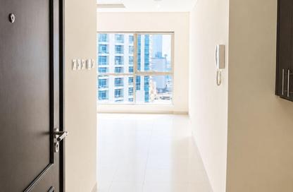 Apartment - Studio - 1 Bathroom for rent in The Royal Oceanic - Dubai Marina - Dubai
