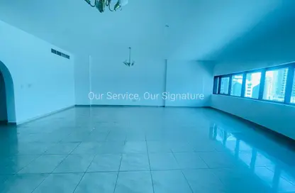 Apartment - 3 Bedrooms - 4 Bathrooms for rent in New Al Taawun Road - Al Taawun - Sharjah