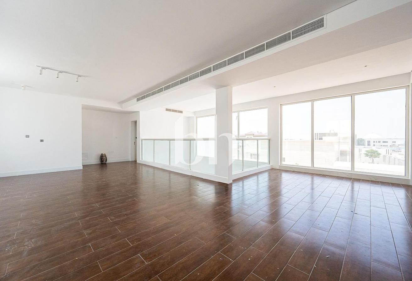 Massive Plot | Upgraded | Ready to move in photo 6