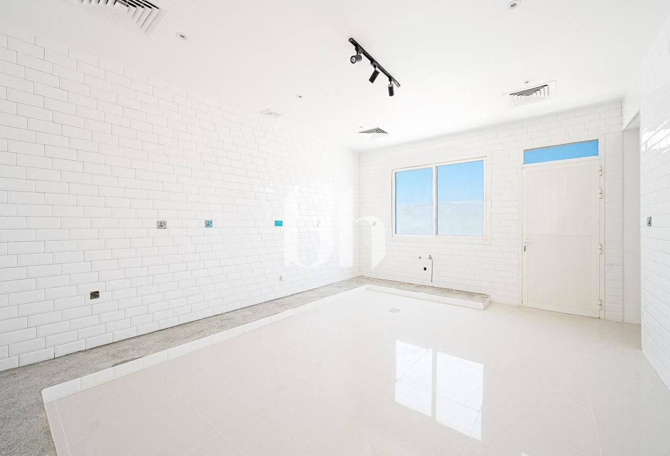 Massive Plot | Upgraded | Ready to move in photo 20