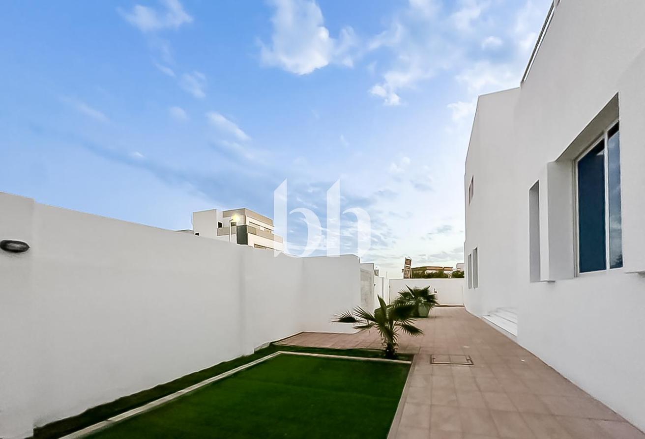Massive Plot | Upgraded | Ready to move in photo 13