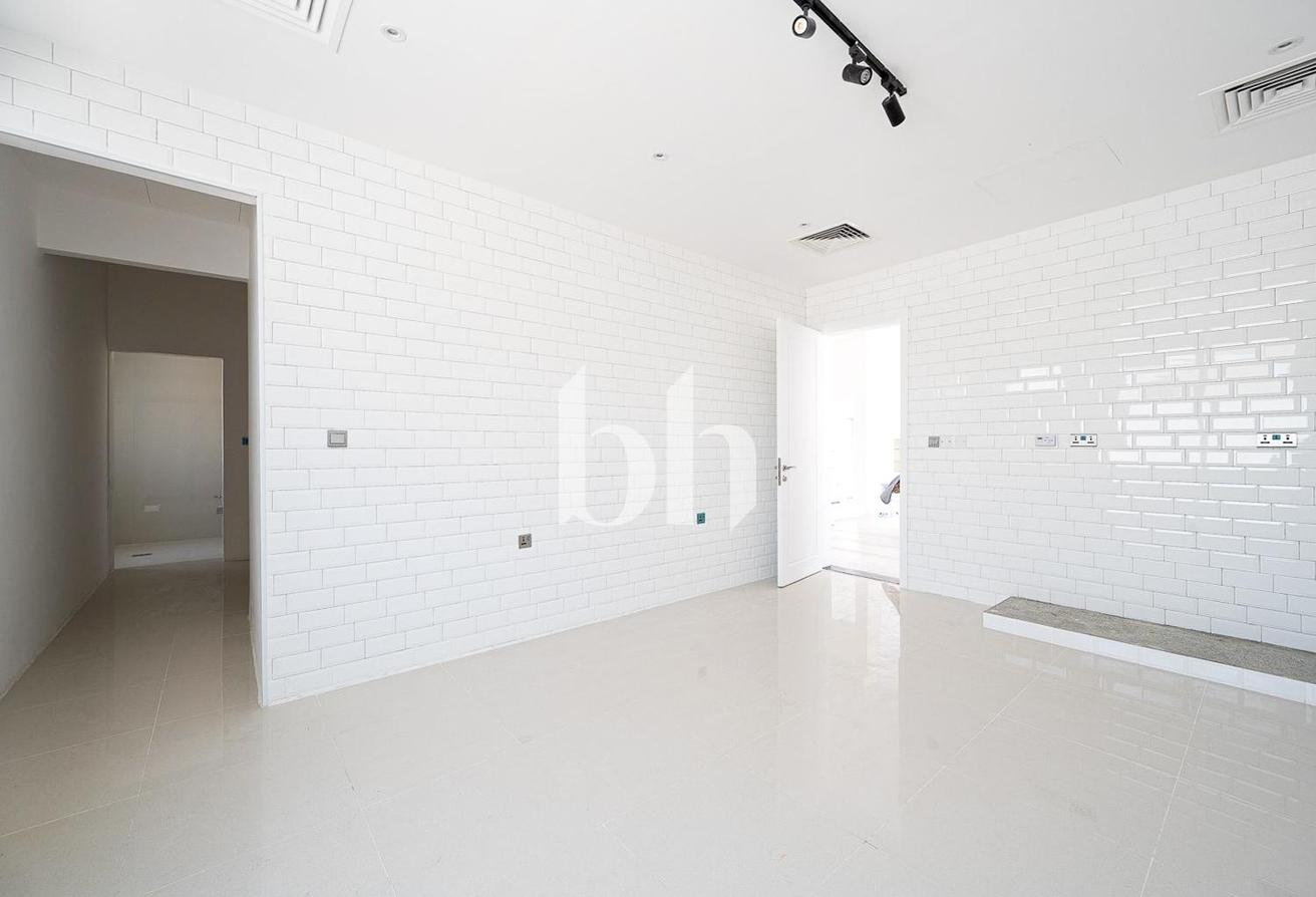 Massive Plot | Upgraded | Ready to move in photo 17