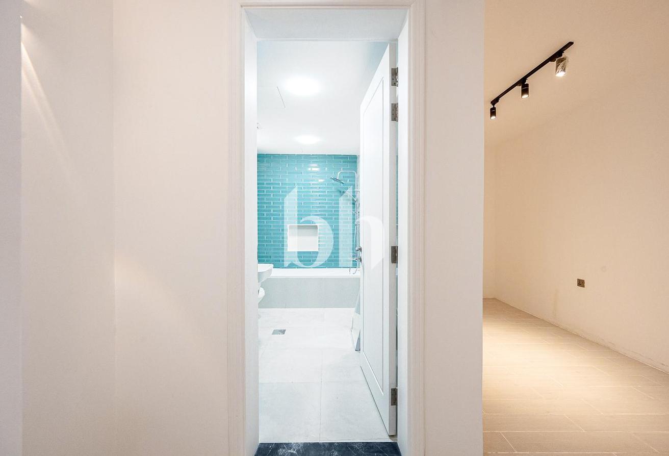 Massive Plot | Upgraded | Ready to move in photo 19
