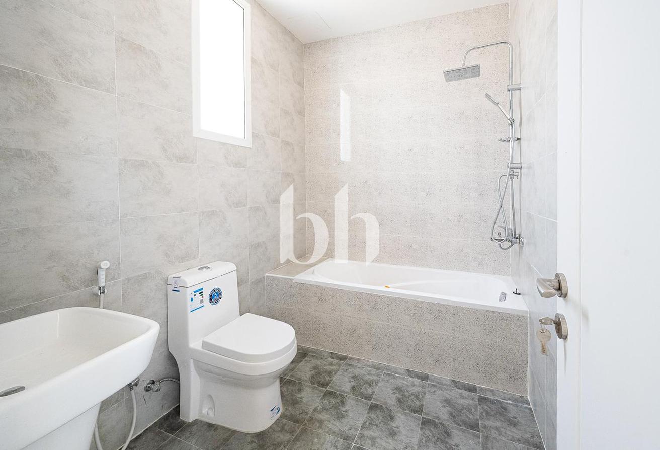 Massive Plot | Upgraded | Ready to move in photo 25