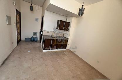 Apartment - Studio - 1 for rent in Al Qulaya'ah - Al Sharq - Sharjah Apartment - Studio - 1 for rent in Al Qulaya'ah - Al Sharq - Sharjah