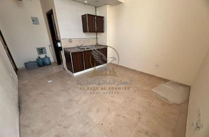 Apartment - Studio - 1 for rent in Al Qulaya'ah - Al Sharq - Sharjah Apartment - Studio - 1 for rent in Al Qulaya'ah - Al Sharq - Sharjah