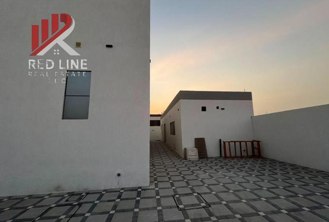 127921145 - Property Image 3