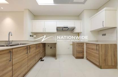 Villa - 5 - 6 for rent in Luluat Al Raha - Al Raha Beach - Abu Dhabi Villa - 5 - 6 for rent in Luluat Al Raha - Al Raha Beach - Abu Dhabi